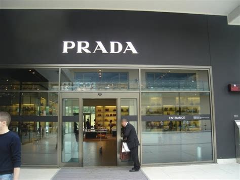 outlet prada macerata